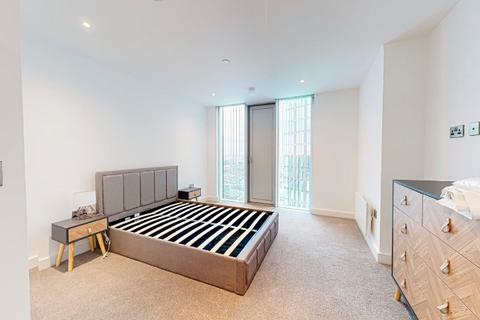 2 bedroom flat to rent, Silvercroft Street, Manchester M15