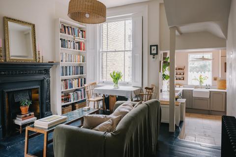 8b Brookfield Road, Hackney, London, E9 5AH