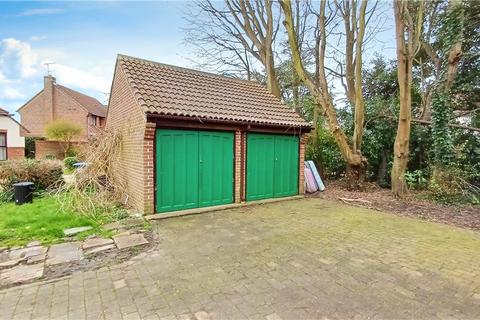 3 bedroom bungalow for sale, Margaret Close, Aldwick, West Sussex