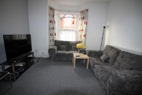 5 bedroom terraced house to rent, West Midlands, Coventry CV2