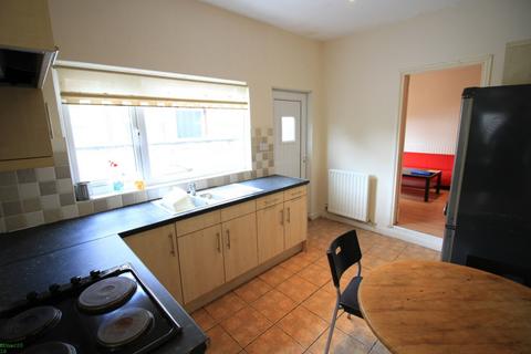 4 bedroom terraced house to rent, Charterhouse, Coventry CV1