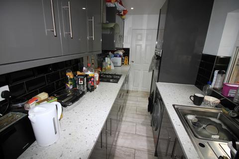 3 bedroom terraced house to rent, Stoke, Coventry CV2