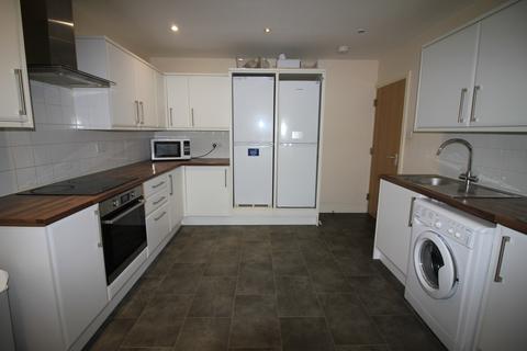 8 bedroom terraced house to rent, Coventry CV4