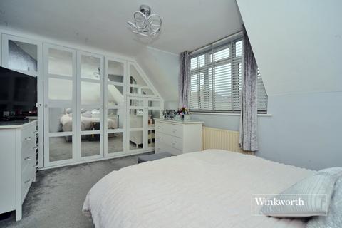290 Gander Green Lane, Cheam, Sutton, SM3 9QF