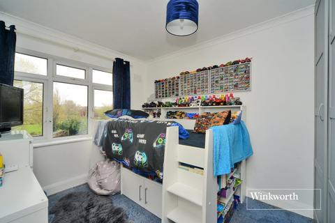 290 Gander Green Lane, Cheam, Sutton, SM3 9QF
