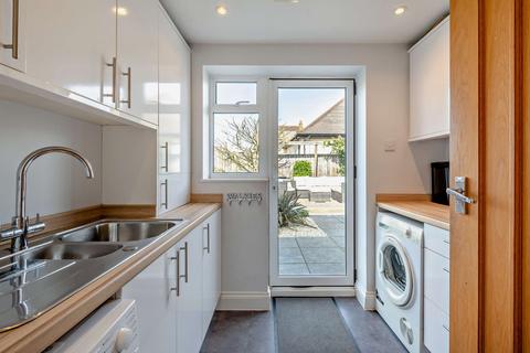 52 Roxwell Road, Chelmsford, CM1 2NB