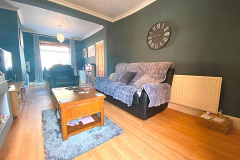 18 Moore Street, Northampton, NN2 7HX