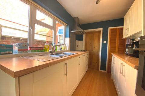 18 Moore Street, Northampton, NN2 7HX
