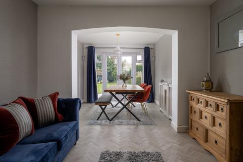 3 bedroom semi-detached house for sale, Avenue Gardens, Horley, Surrey, RH6