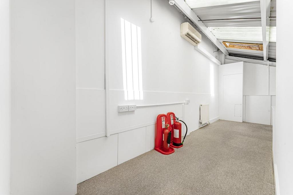 16 37167.jpg