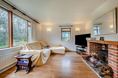 2 bedroom bungalow for sale, West Chiltington Lane, Broadford Bridge, Billingshurst, West Sussex