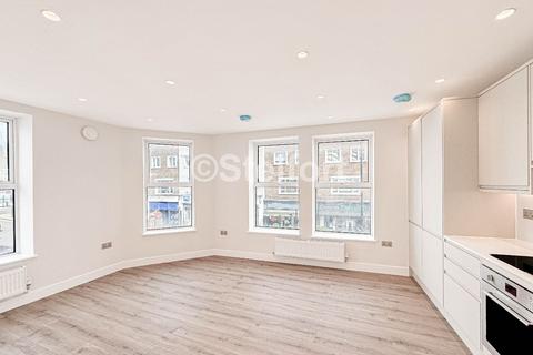 3 bedroom flat to rent, Hornsey Road, London N7 6RZ
