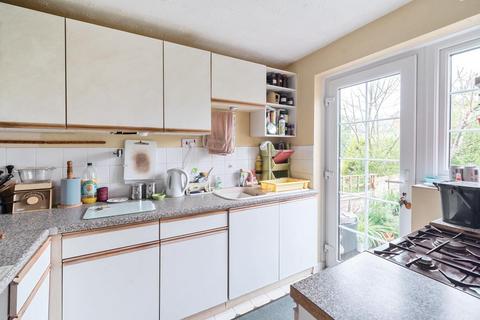 18 Grantham Close, Freshbrook, Swindon, SN5 8NZ