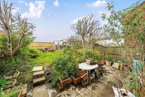 18 Grantham Close, Freshbrook, Swindon, SN5 8NZ