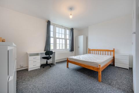 4 bedroom flat to rent, Adelaide Road, Primrose Hill, London