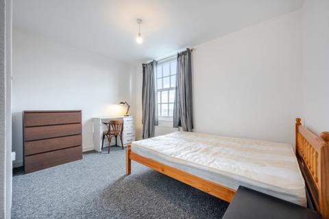 4 bedroom flat to rent, Adelaide Road, London