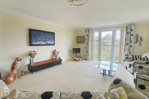 3 bedroom flat for sale, Branksome Park