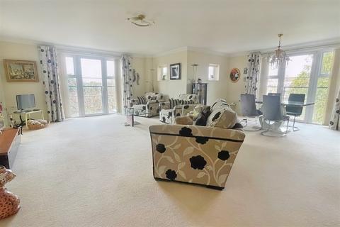 3 bedroom flat for sale, Branksome Park