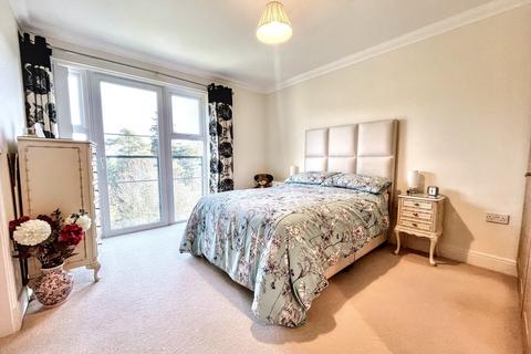 3 bedroom flat for sale, Branksome Park