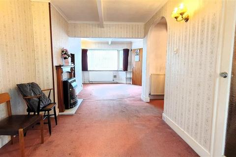 20 Hampton Lane, Hanworth, Feltham, TW13 6PD