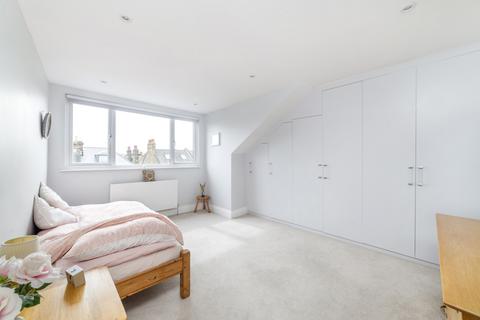 3 bedroom flat for sale, Savernake Road, Hampstead, London