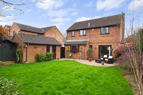 3 bedroom detached house for sale, Pitfield, Great Baddow