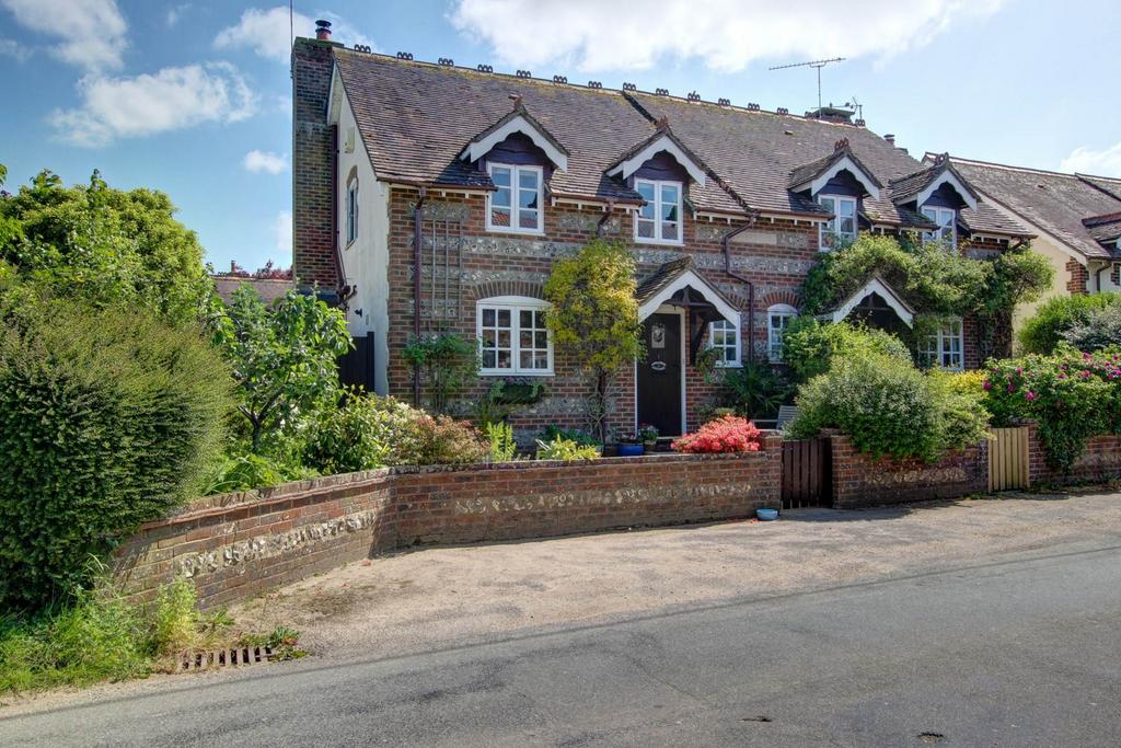 West Street, Winterborne Kingston 3 bed semidetached house £425,000