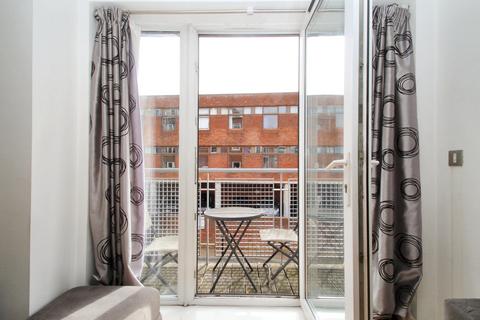 2 bedroom apartment for sale, Riverbank Point, Uxbridge, Greater London