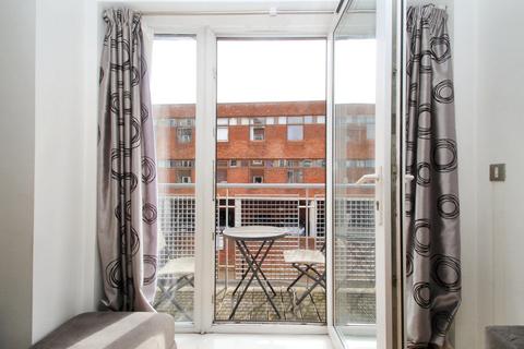 2 bedroom apartment for sale, Riverbank Point, Uxbridge