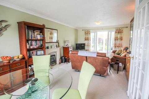 3 bedroom bungalow for sale, Cornwallis Avenue - North Worle