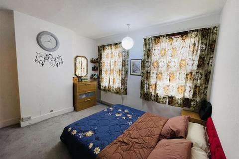 2 bedroom terraced house for sale, 35 Belmont Road, Harrow, Greater London, HA3 7PJ