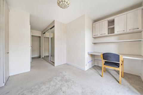 2 bedroom apartment to rent, Fleming Place,  Bracknell,  RG12
