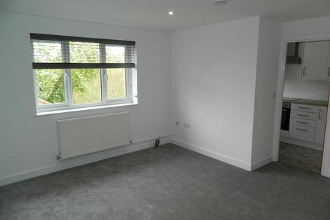 2 bedroom flat to rent, Lowestoft Drive, Cippenham SL1