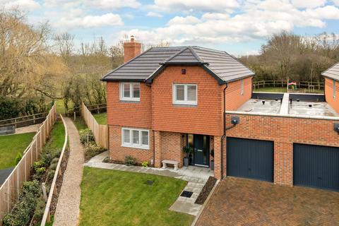4 bedroom link detached house for sale, Chilloway Close, Crondall, Farnham, Hampshire, GU10