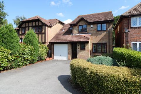 4 bedroom detached house to rent, Isaacs Close, Talbot Village, Poole