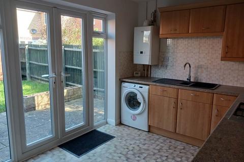 2 bedroom end of terrace house to rent, Woodhead Drive, Cambridge,