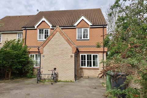 2 bedroom end of terrace house to rent, Woodhead Drive, Cambridge,