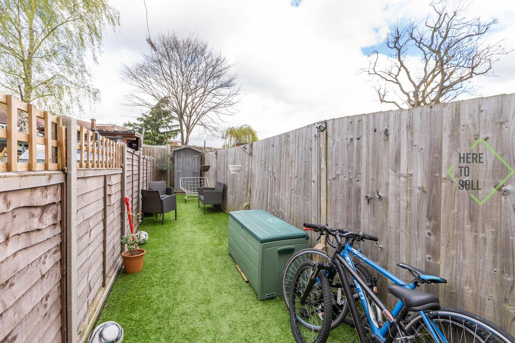 28 Sketty Road EN1 3 SE-5