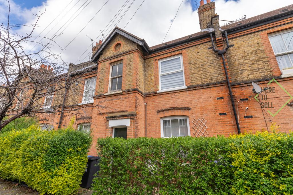 28 Sketty Road EN1 3 SE-3