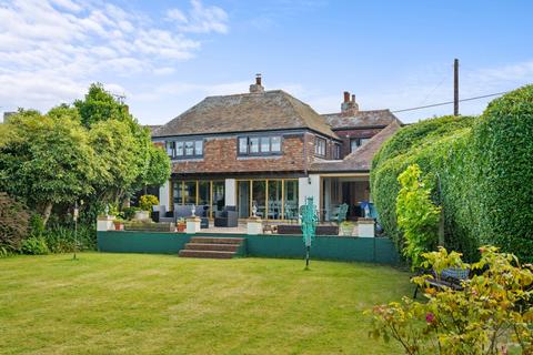24 Mill Road, Dymchurch, Romney Marsh, TN29 0NY