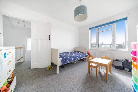 5 Segrave Road, Folkestone, CT19 6AY