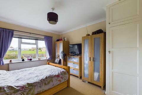 3 bedroom maisonette for sale, Calley Down Crescent, New Addington, Croydon