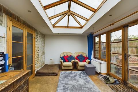 4 bedroom end of terrace house for sale, Bourton, Dorset