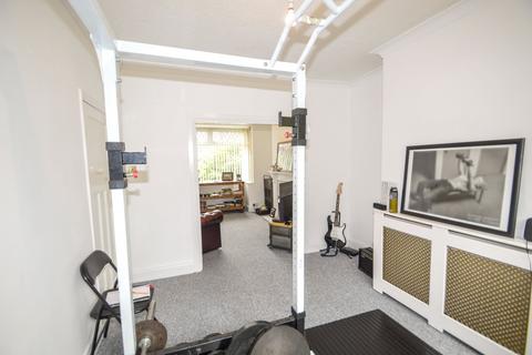 3 bedroom terraced house to rent, Nipper Lane, Whitefield, M45