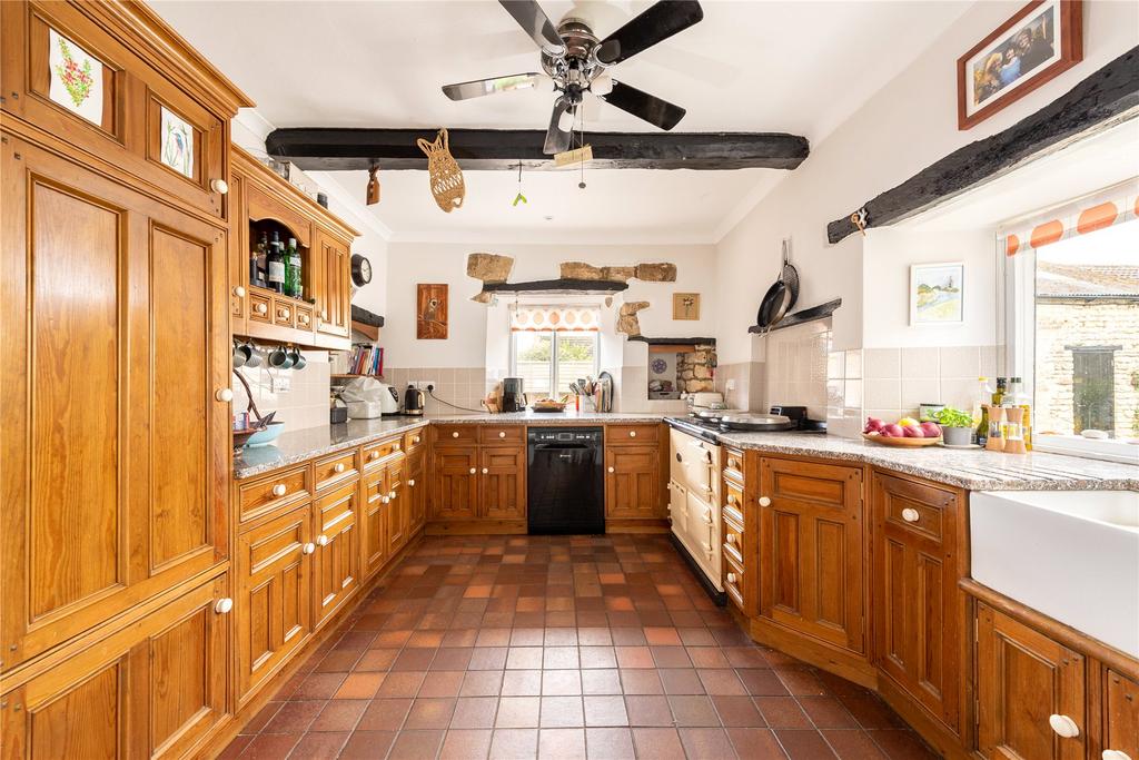 Kitchen/Breakfast Rm