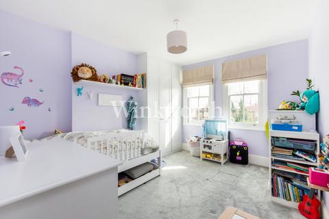 96b New River Crescent, London, N13 5RJ