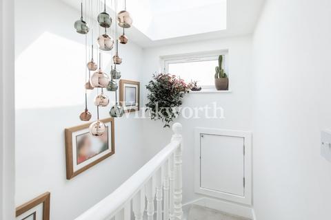 96b New River Crescent, London, N13 5RJ