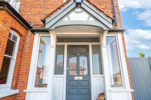 34 Belmont Road, Reigate, RH2 7EE