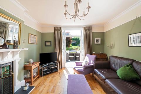 34 Belmont Road, Reigate, RH2 7EE