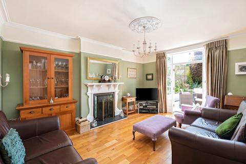 34 Belmont Road, Reigate, RH2 7EE